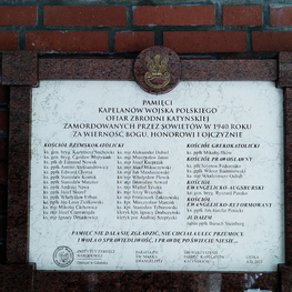 2025-05-11 SPKK_Ustka_tablica_IPN_poswiecenie_11