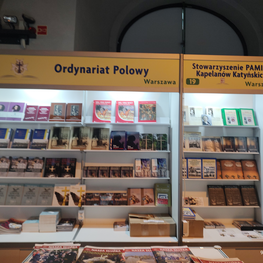 Nr 1A; 2025-10-12 XXX_Targi_Ksiazki_Katolickiej_kapelni_katynscy_20